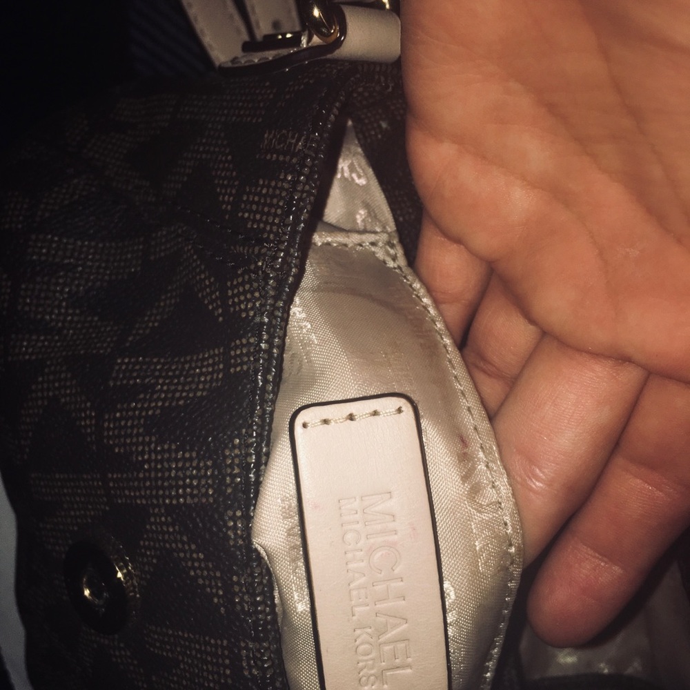 Purse - Picture 2 of 2